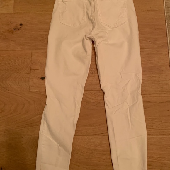 White high rise jeans from the Gap. - Picture 3 of 6